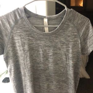 lulu lemon swiftly tech top